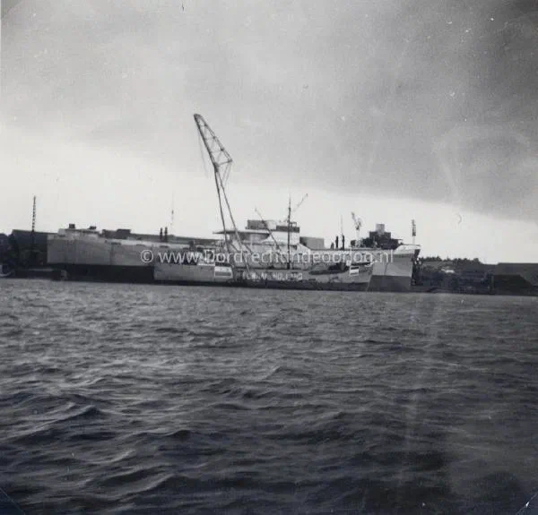 12.3 Kriegsmarine fotoalbum Dordrecht. image