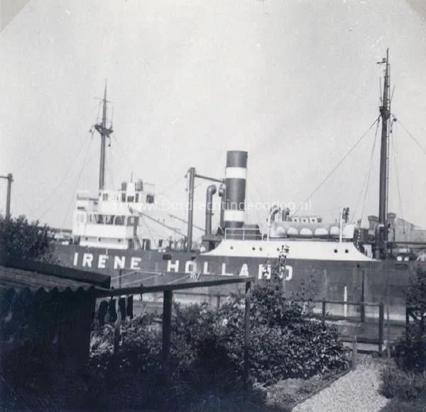 12.5 Kriegsmarine fotoalbum Dordrecht. image
