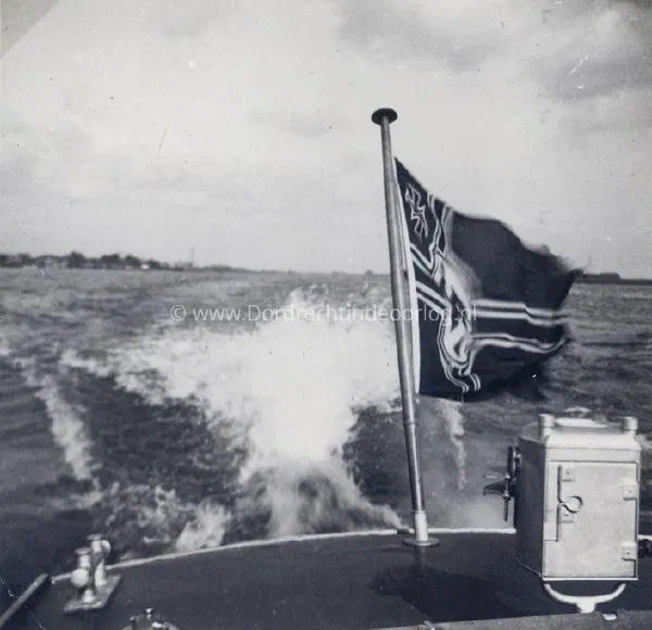 12.6 Kriegsmarine fotoalbum Dordrecht. image