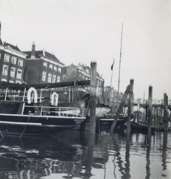 13.3 Kriegsmarine fotoalbum Dordrecht. image