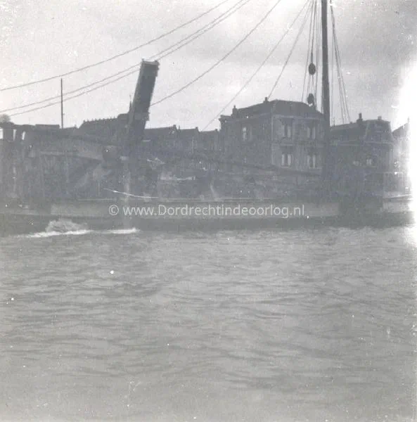 13.4 Kriegsmarine fotoalbum Dordrecht. image