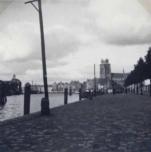 15.3 Kriegsmarine fotoalbum Dordrecht. image