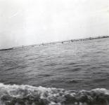 7. Zicht op de Moerdijkbruggen vanaf een Kriegsmarineschip. thumbnail