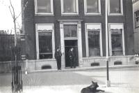 9. Kriegsmarine militairen bij Huize Paul Kooiman in Dordrecht. thumbnail