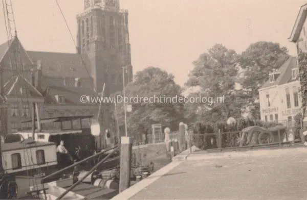 41. De Nieuwe Haven met zicht op de Houttuinen image