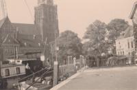 41. De Nieuwe Haven met zicht op de Houttuinen thumbnail