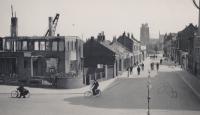 65. Oorlogsschade aan het Wilgenbos in Dordrecht - mei 1940 thumbnail