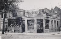 1. Oorlogsschade aan de hoek Singel en Beverwijcksplein FDM1940 1 thumbnail