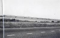 13. Een fraaie opname van de Spoorbrug bij Moerdijk van tijdens de tweede wereldoorlog. thumbnail