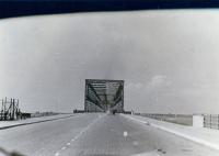 14. De verkeersbrug van Moerdijk tijdens de tweede wereldoorlog. thumbnail