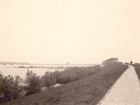 2. De oprit bij de verkeersbrug Moerdijk tijdens de tweede wereldoorlog. thumbnail