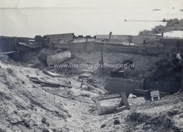 8. Heavy damage in one of the fortifications at Willemsdorp shortly after the end of the Second World War. image