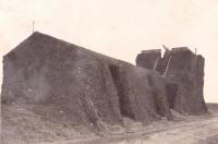 14. Manschappenonderkomen bij Moerdijk. thumbnail
