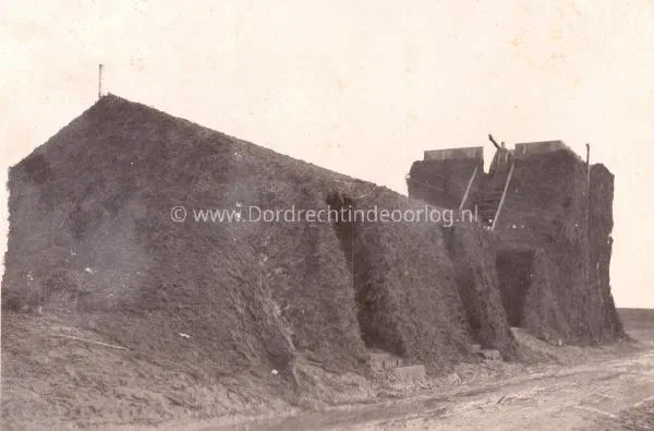 14. Manschappenonderkomen bij Moerdijk. image