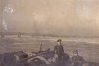 24. Op de spoorbrug van Moerdijk. thumbnail