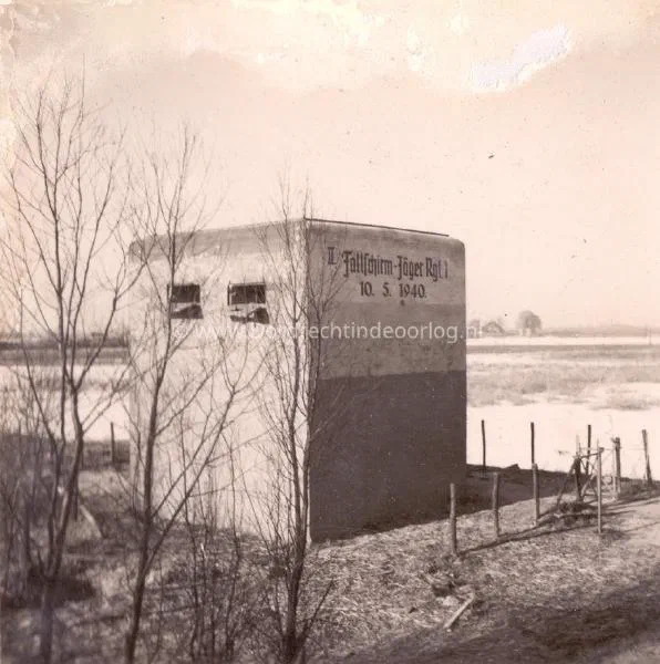 27. De rivierkazemat II bij Moerdijk. image