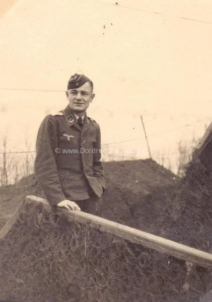 37. Eén van officieren bij de bruggen van Moerdijk in 1940/41. image