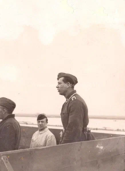 45. Oefening op de verkeersbrug van Moerdijk in 1940/41. image