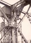 58. Foto's maken op de verkeersbrug van Moerdijk in 1940/41. thumbnail