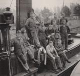 8. Duitse militairen poseren op de KPT4 in de haven van Papendrecht. thumbnail