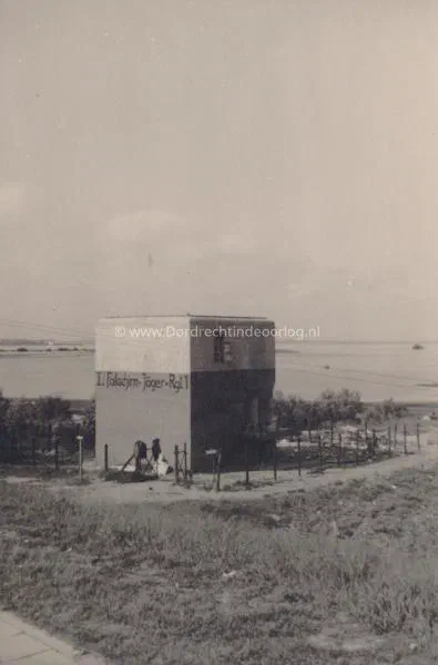 16. Rivierkazemat II in willemsdorp na de meidagen van 1940. image