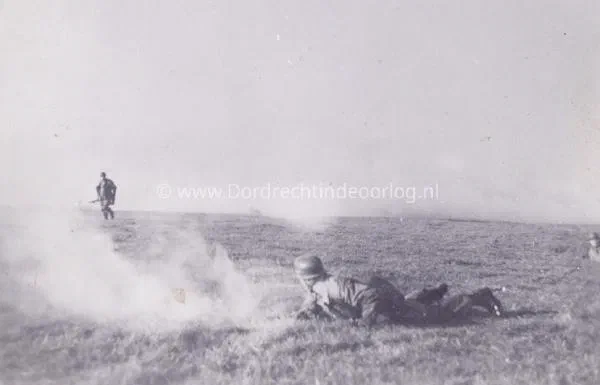 11. Foto's opnames Duitse propagandafilm "Sprung in den Feind". image