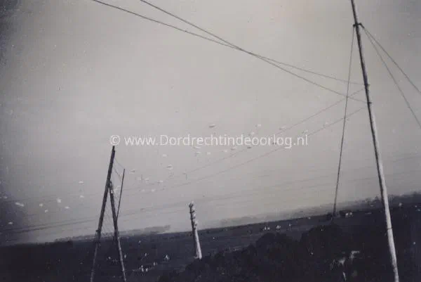 14. Foto's opnames Duitse propagandafilm "Sprung in den Feind". image