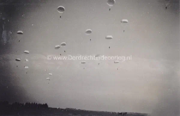16. Foto's opnames Duitse propagandafilm "Sprung in den Feind". image