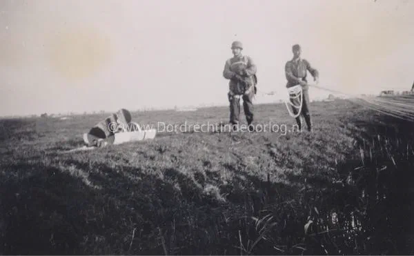 21. Foto's opnames Duitse propagandafilm "Sprung in den Feind". image
