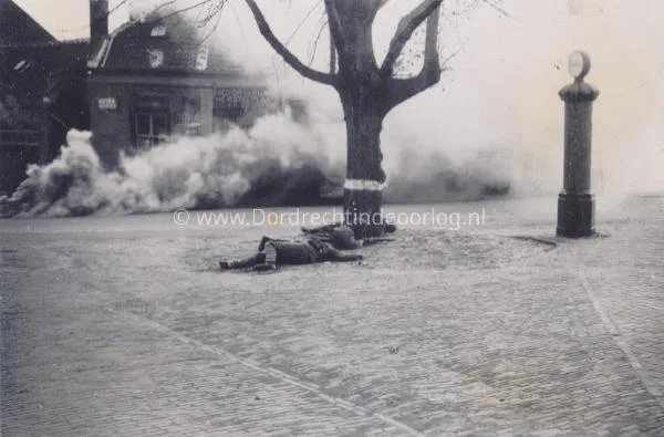 25. Foto's opnames Duitse propagandafilm "Sprung in den Feind". image