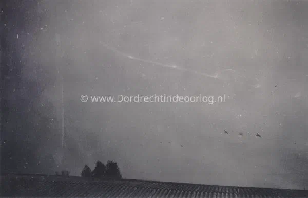 26. Foto's opnames Duitse propagandafilm "Sprung in den Feind". image