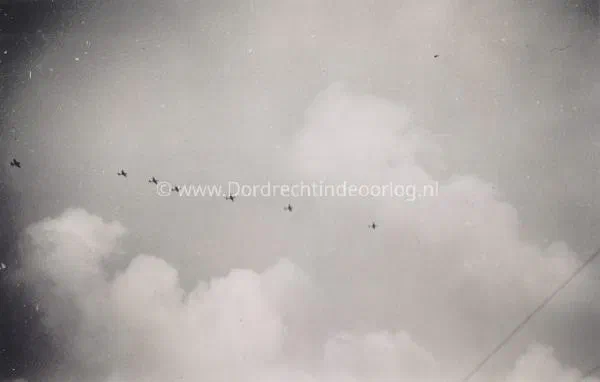 27. Foto's opnames Duitse propagandafilm "Sprung in den Feind". image