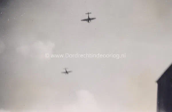 29. Foto's opnames Duitse propagandafilm "Sprung in den Feind". image