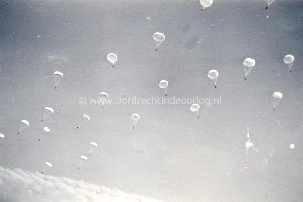 6. Foto's opnames Duitse propagandafilm "Sprung in den Feind". image