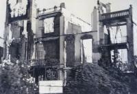 19. Mogelijk een gebouw met oorlogsschade in Dordrecht tijdens de tweede wereldoorlog. thumbnail