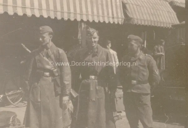 23. Duitse militairen mogelijk op het Bagijnhof. image