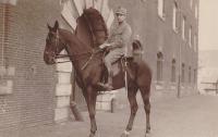 25. Nederlandse militair te paard in Dordrecht in 1929. thumbnail
