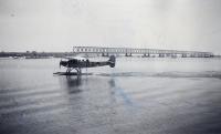 3. Fokker C.VIII W Watervliegtuig bij Willemsdorp voor het uitbreken van de tweede wereldoorlog. thumbnail