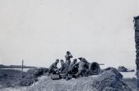 6. Duitse soldaten met PAK gechut tijdens de tweede wereldoorlog bij Willemsdorp. thumbnail