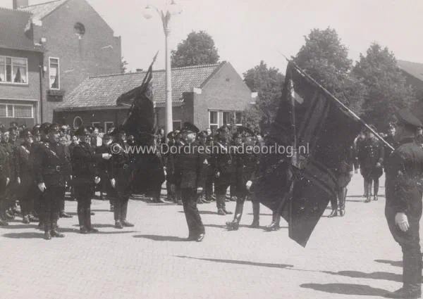 1. NSB leader Anton Mussert at the Raadhuisplein in Zwijndrecht. image