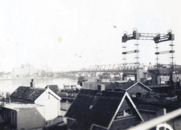 5. De Zwijndrechtse bruggen tijdens de tweede wereldoorlog. image