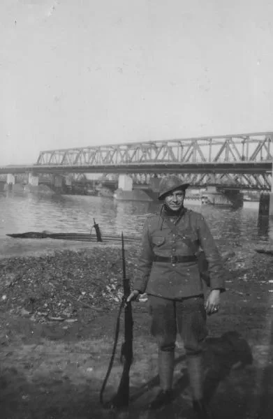 Foto van de opstellingen van het 85ste Pel.LuMi.